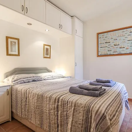Apartment Three-bedroom In *