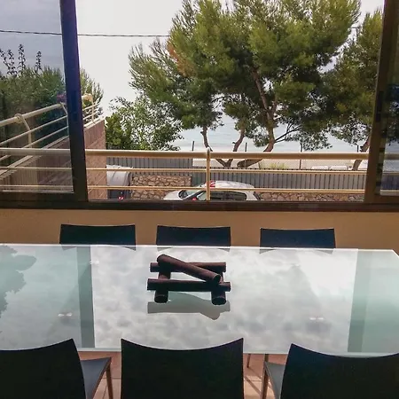 Apartment Three-bedroom In Benidorm