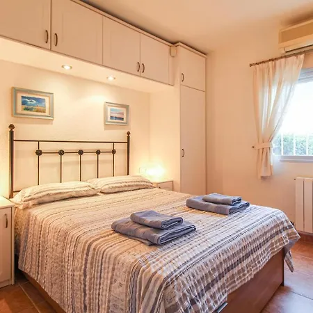 Three-bedroom In Apartment
